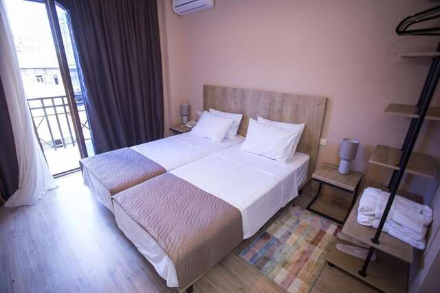 Отель Hotel N16 Батуми-53